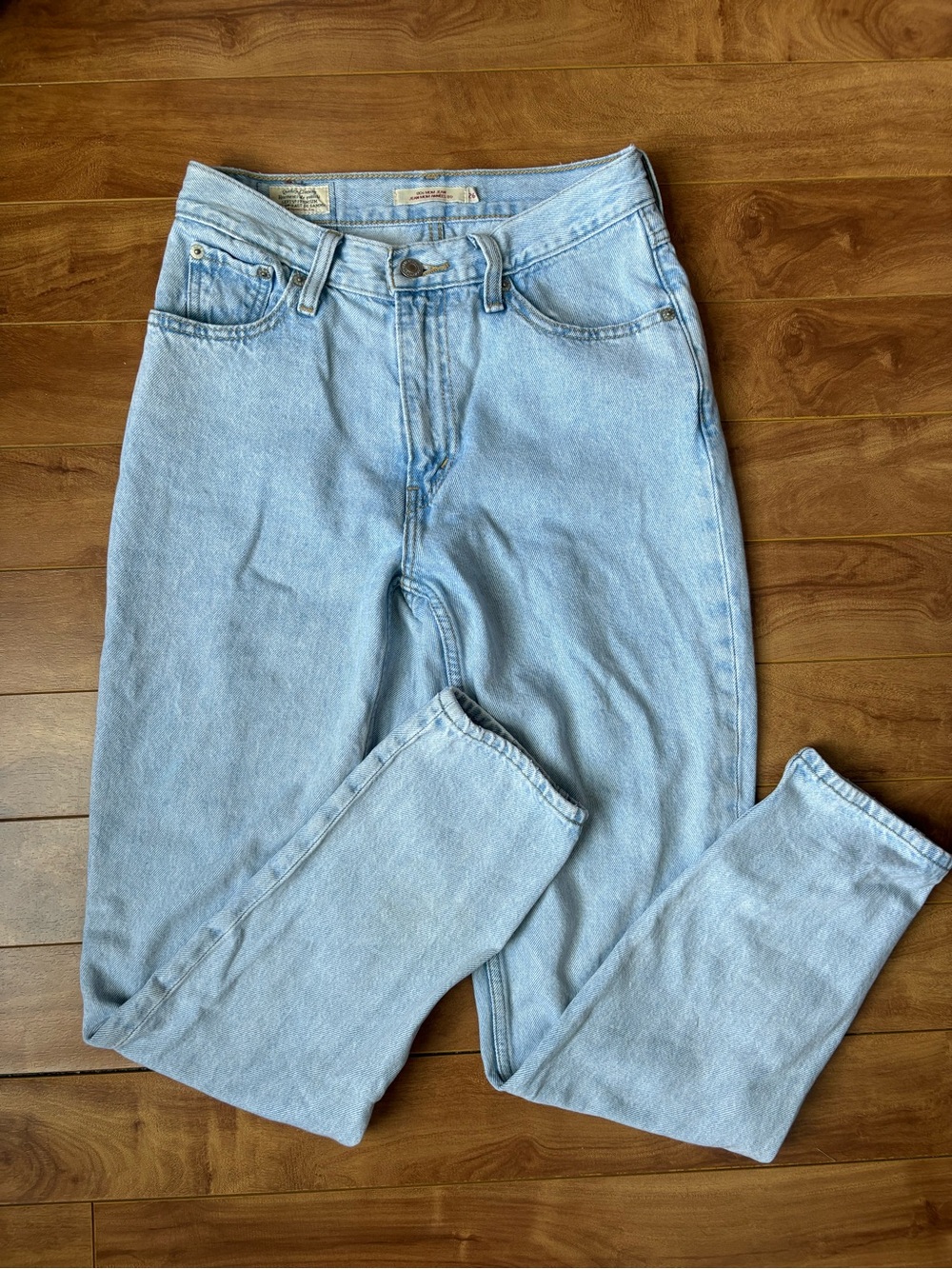 Levi's Light Wash Women’s Mom Jeans